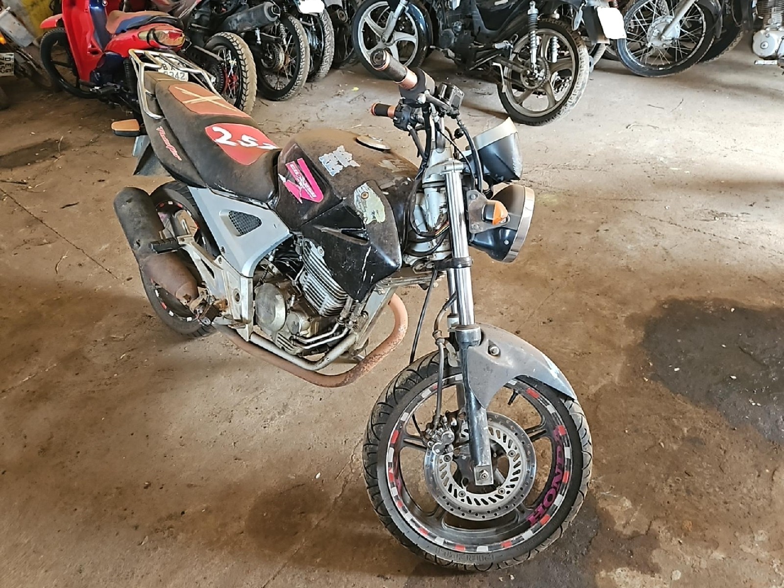 Foto 3: HONDA/CBX 250 TWISTER 2003/2003