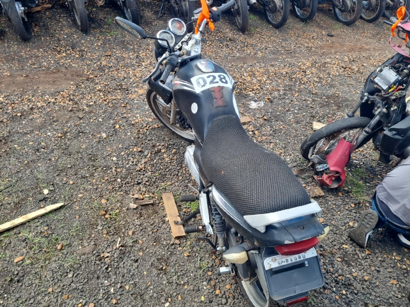 Foto 2: JTA/SUZUKI EM 125 YES 2008/2009