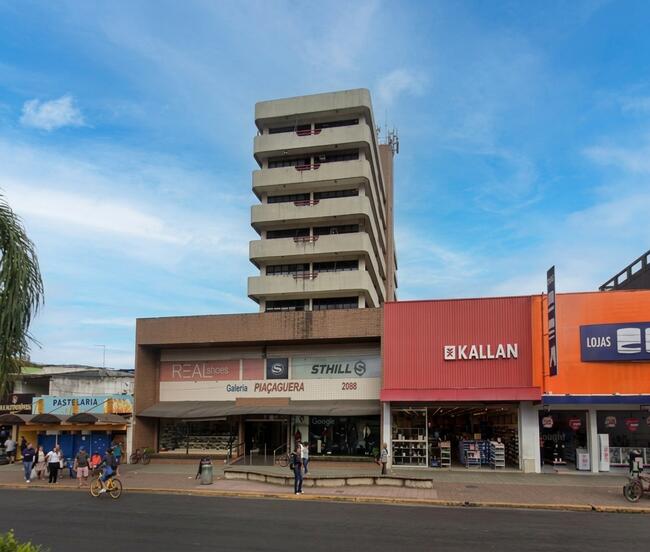 Conjunto comercial em Piaçaguera em Cubatão