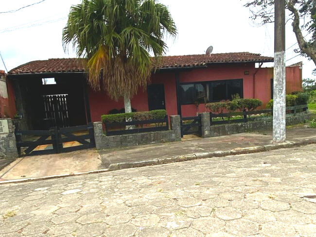 Casa em Itanhaém com 127,10 m²