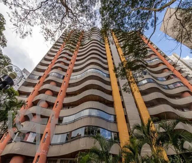 Apartamento duplex no Morumbi com 290,56 m²