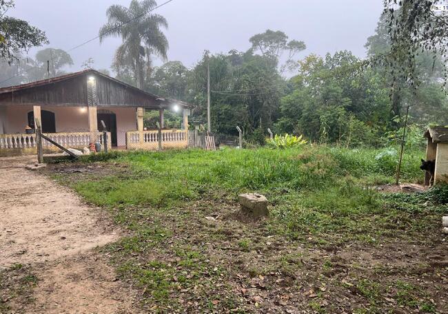 Chácara com 27.200 m² em Embu-Guaçu