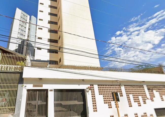 Apartamento e vaga de garagem em Bauru
