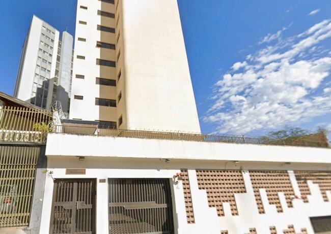 Apartamento e vaga de garagem em Bauru