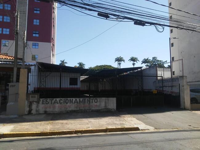 Prédio comercial em Campinas com 306,90 m²