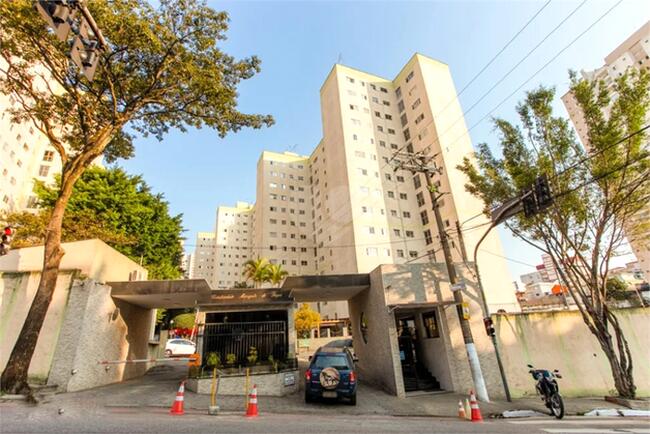 Apartamento no Condomínio Residencial Marques de Lages na Saúde