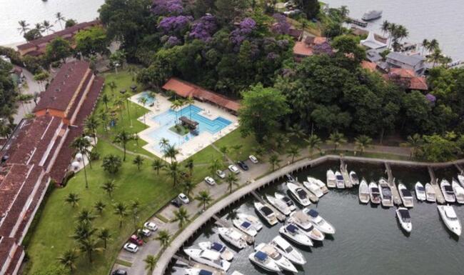 Apto Duplex no Condomínio Angra Green Coast - Residence Service & Marina.
