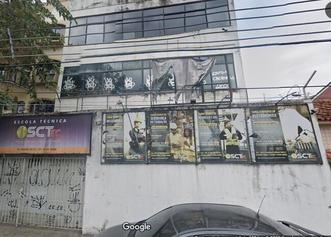 Prédio situado na Rua Eutiquio Soledade, nº 98 (antigo 115), Freguesia de Nossa Senhora da Ajuda.