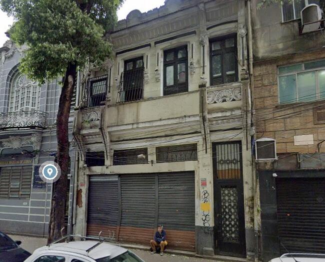 Prédio de dois pavimentos, no Coração do Rio/RJ