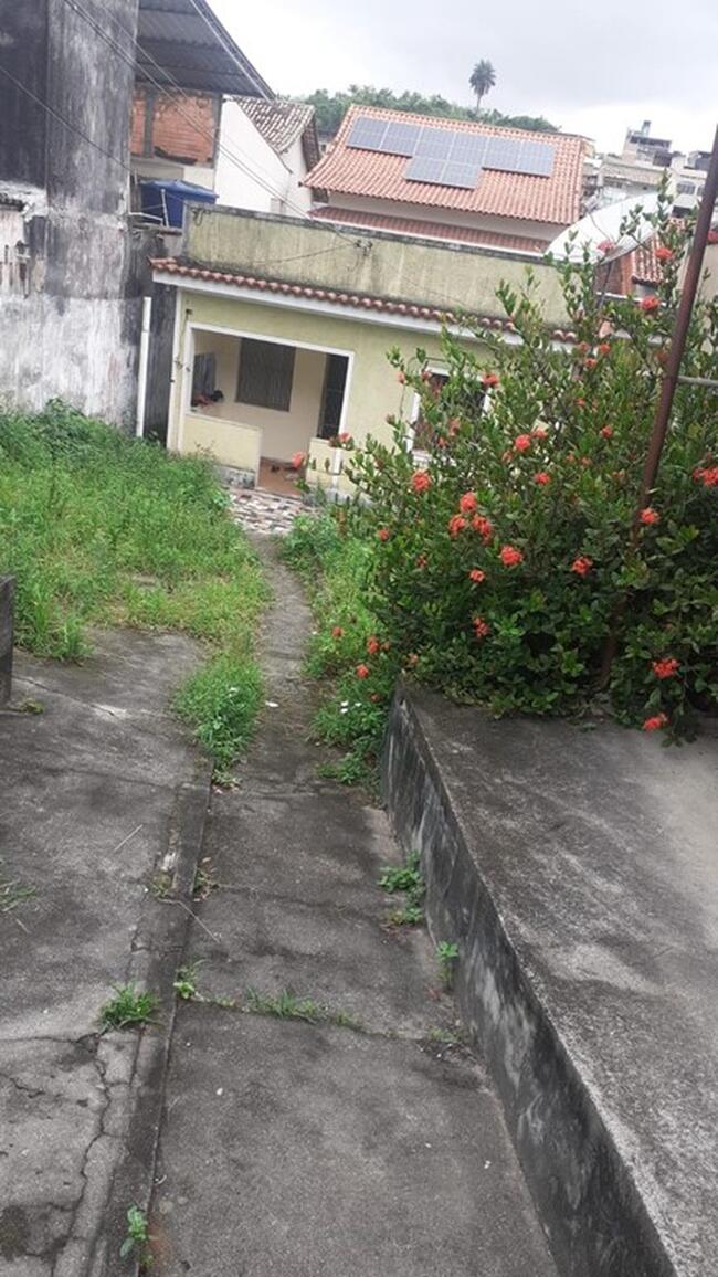 Casa situada na Rua General Uchôa Cavalcanti, Senador Vasconcelos/RJ