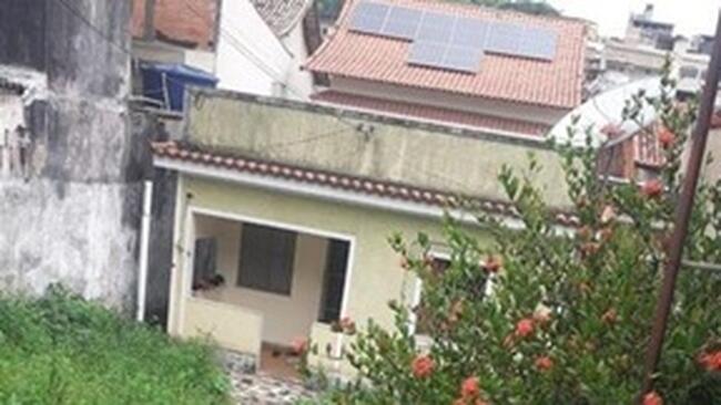 Casa situada na Rua General Uchôa Cavalcanti, Senador Vasconcelos/RJ