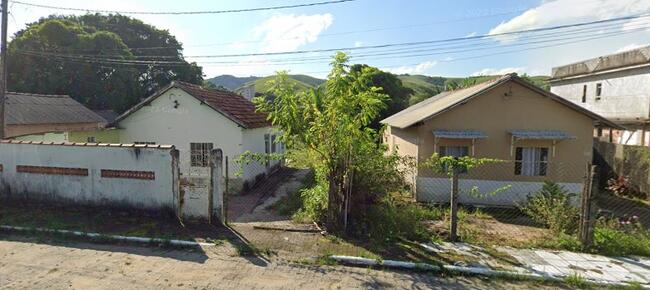 Casa 1889 localizada na Avenida Chequer Elias, Vila Helena, Barra Do Pirai/RJ