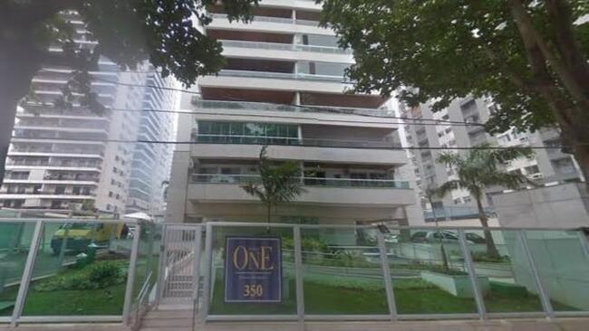 Apto de alto padrão, com direito a uma vaga na garagem, localizado, Barra da Tijuca, Rio de Janeiro/RJ.