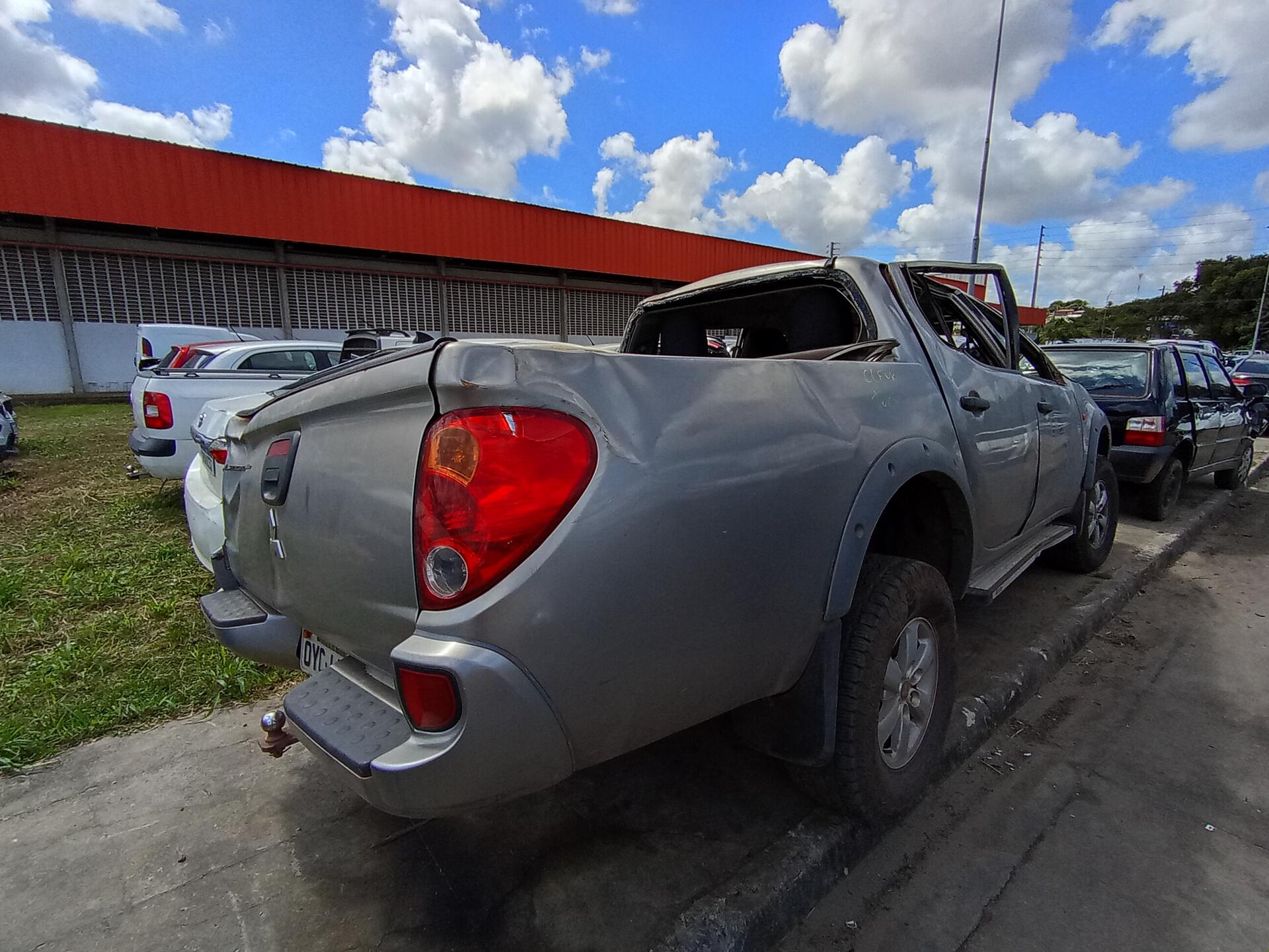 MITSUBISHI / L200 TRITON GLS 3.2 CD TB INT MEC - leilão extrajudicial - Não informado PB