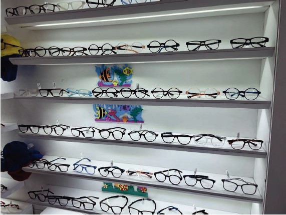 63 (sessenta e três) armações de oculos infantil, em cores e formatos diversos.Pordutos novos. - leilão judicial - João Pessoa PB - lance mínimo R$ 2.520