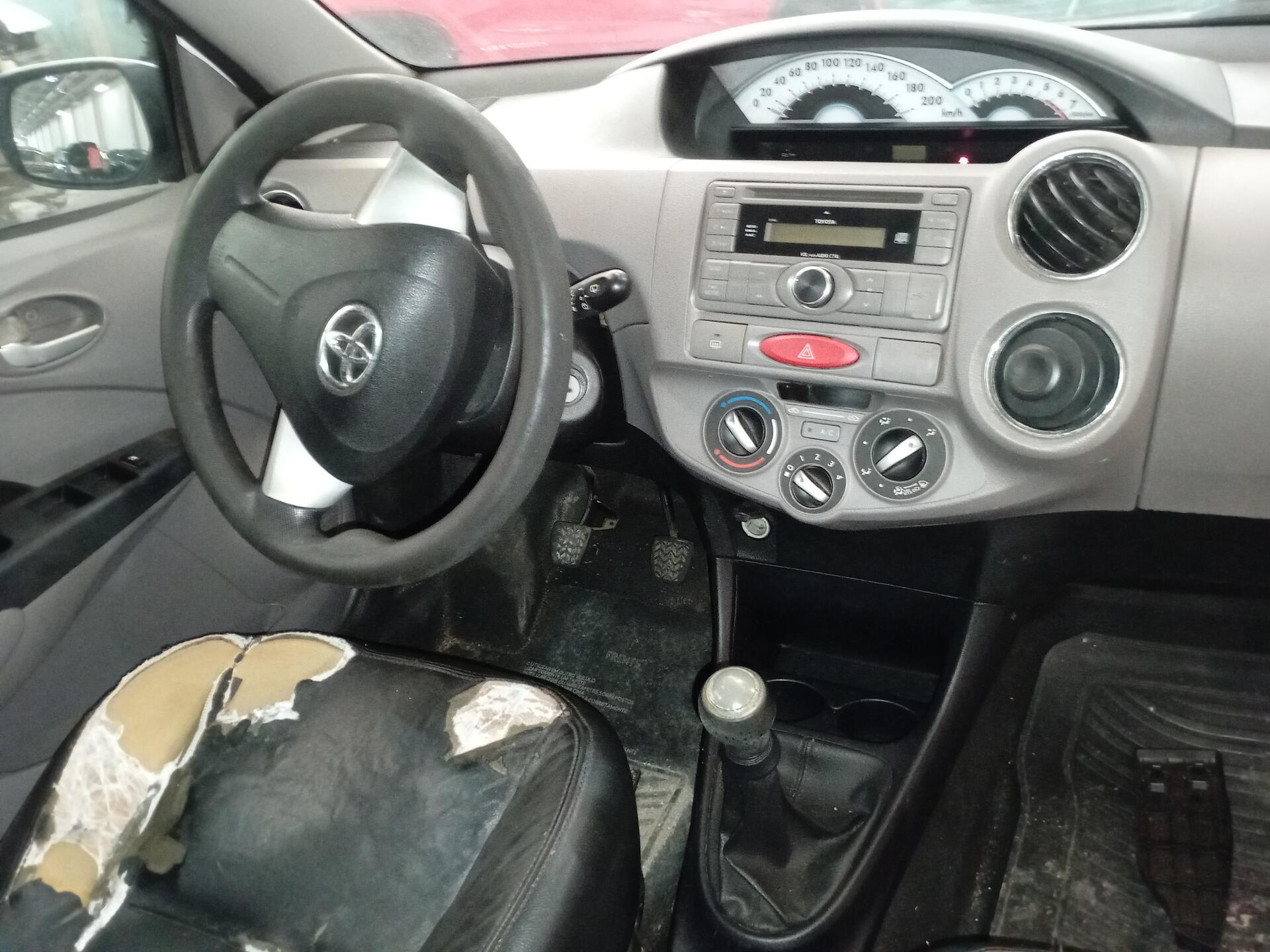 TOYOTA / ETIOS HB XLS FLEX 2013/2013 — foto 23 de 39