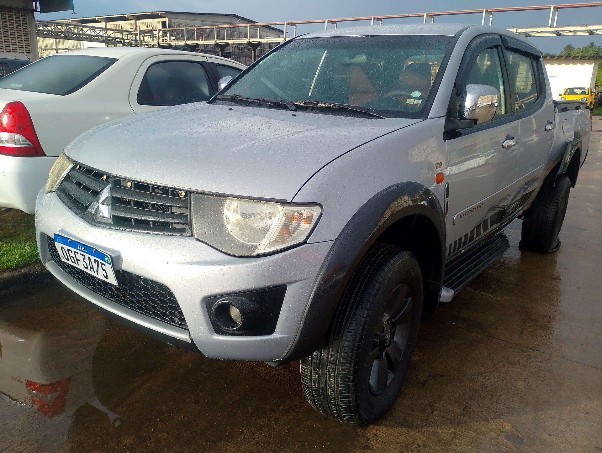 MITSUBISHI / L200 TRITON HLS 2.4 FLEX 16V CD MEC - leilão extrajudicial - Não informado PB