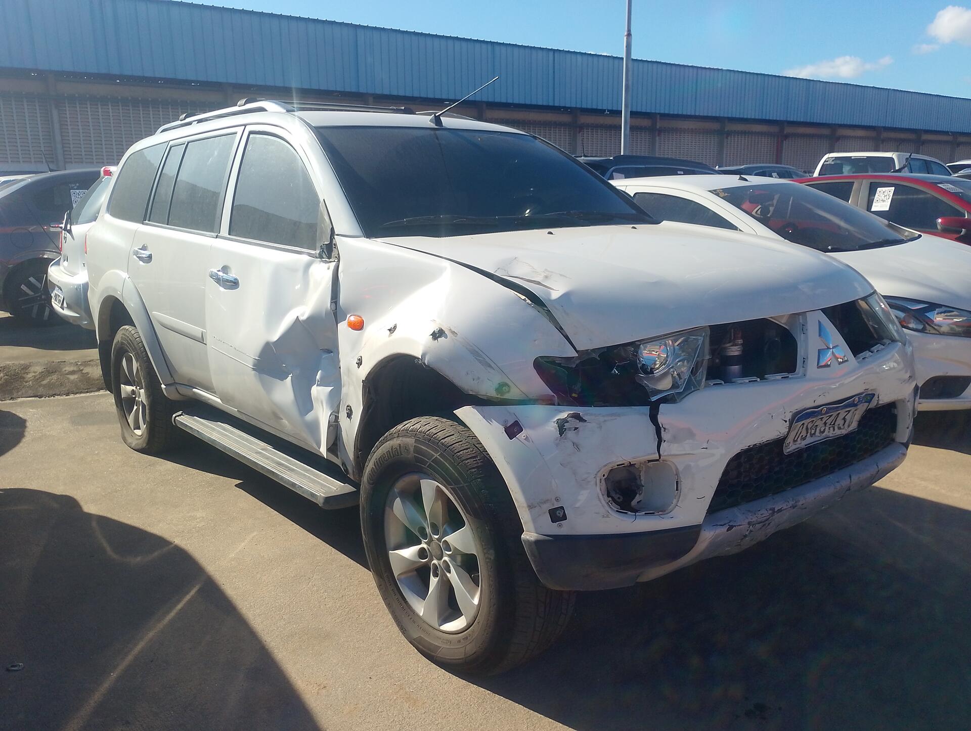 MITSUBISHI / PAJERO DAKAR HPE 3.2 4X4 T.I. 5P AUT 5L DIESEL 2013/2013 — foto 3 de 40