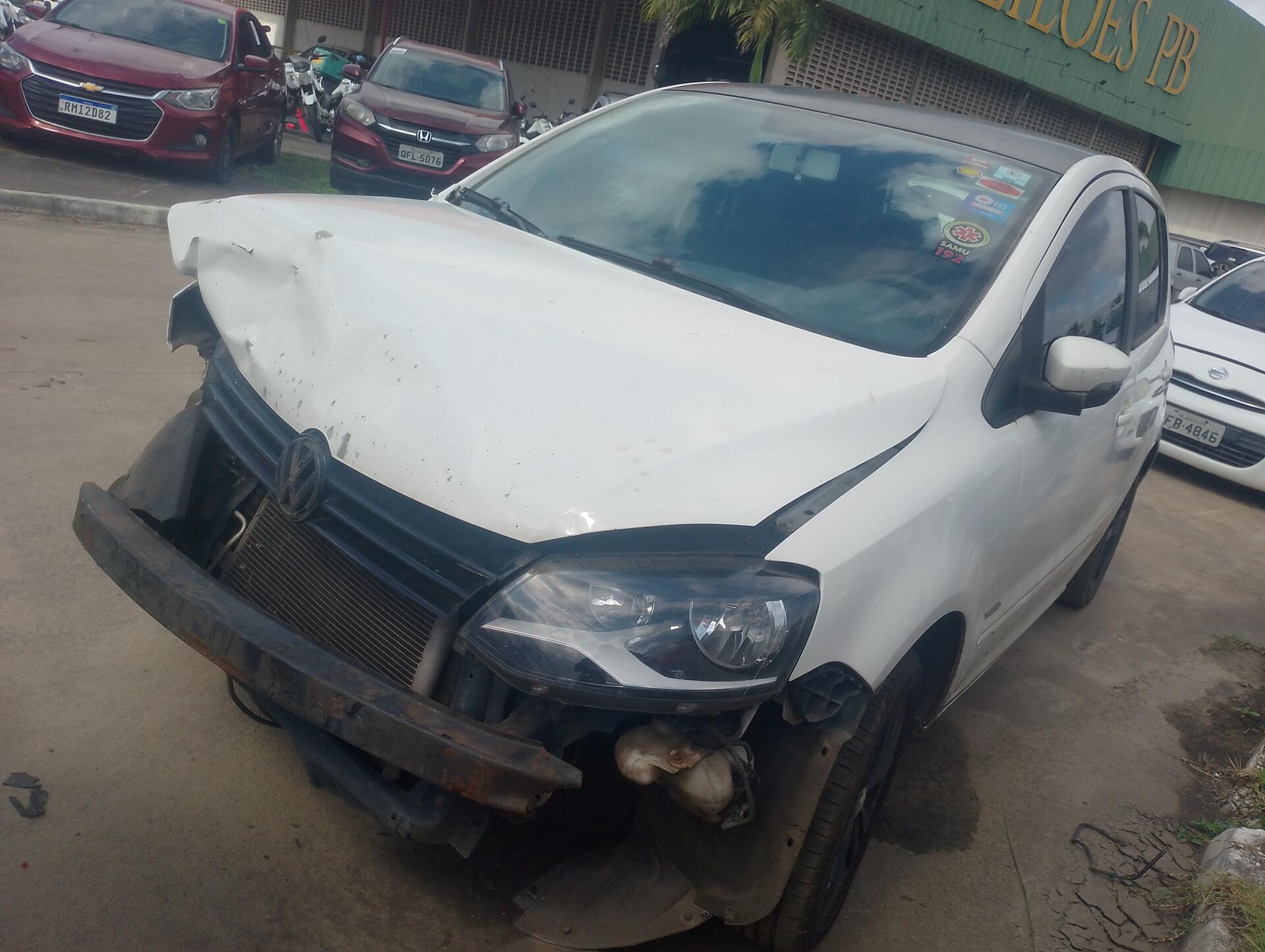 VOLKSWAGEN / FOX G2 1.0 MI TOTAL 8V 5P FLEX 2013/2014 — foto 17 de 40