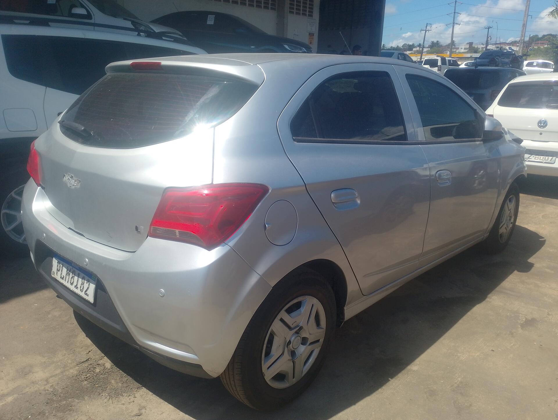 CHEVROLET / ONIX HATCH LT 1.0 8V 5P MEC FLEX 2018/2019 — foto 13 de 39