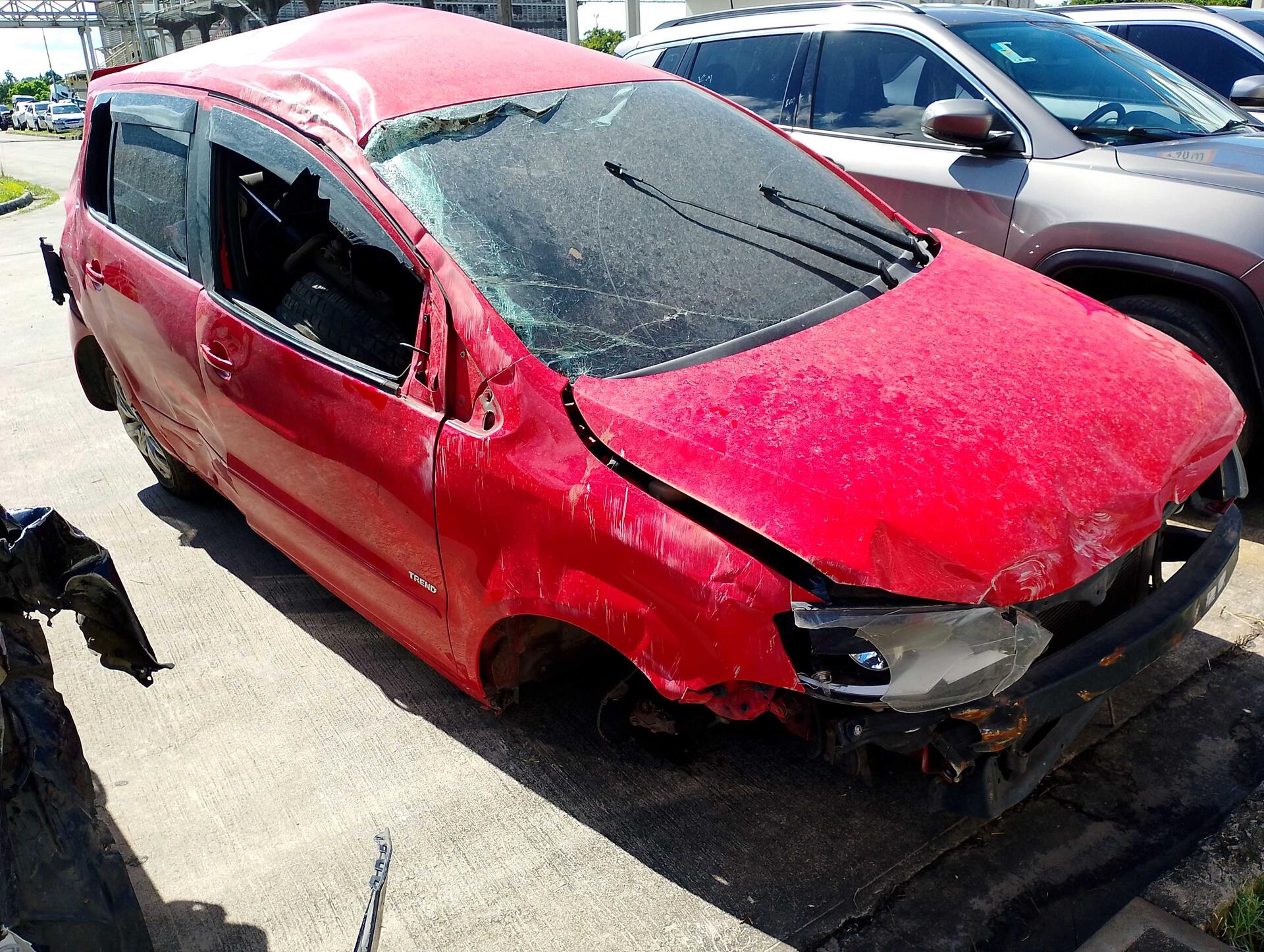 (SUCATA) VOLKSWAGEN / FOX G2 1.0 MI TOTAL 8V 5P 2012/2013 — foto 3 de 17