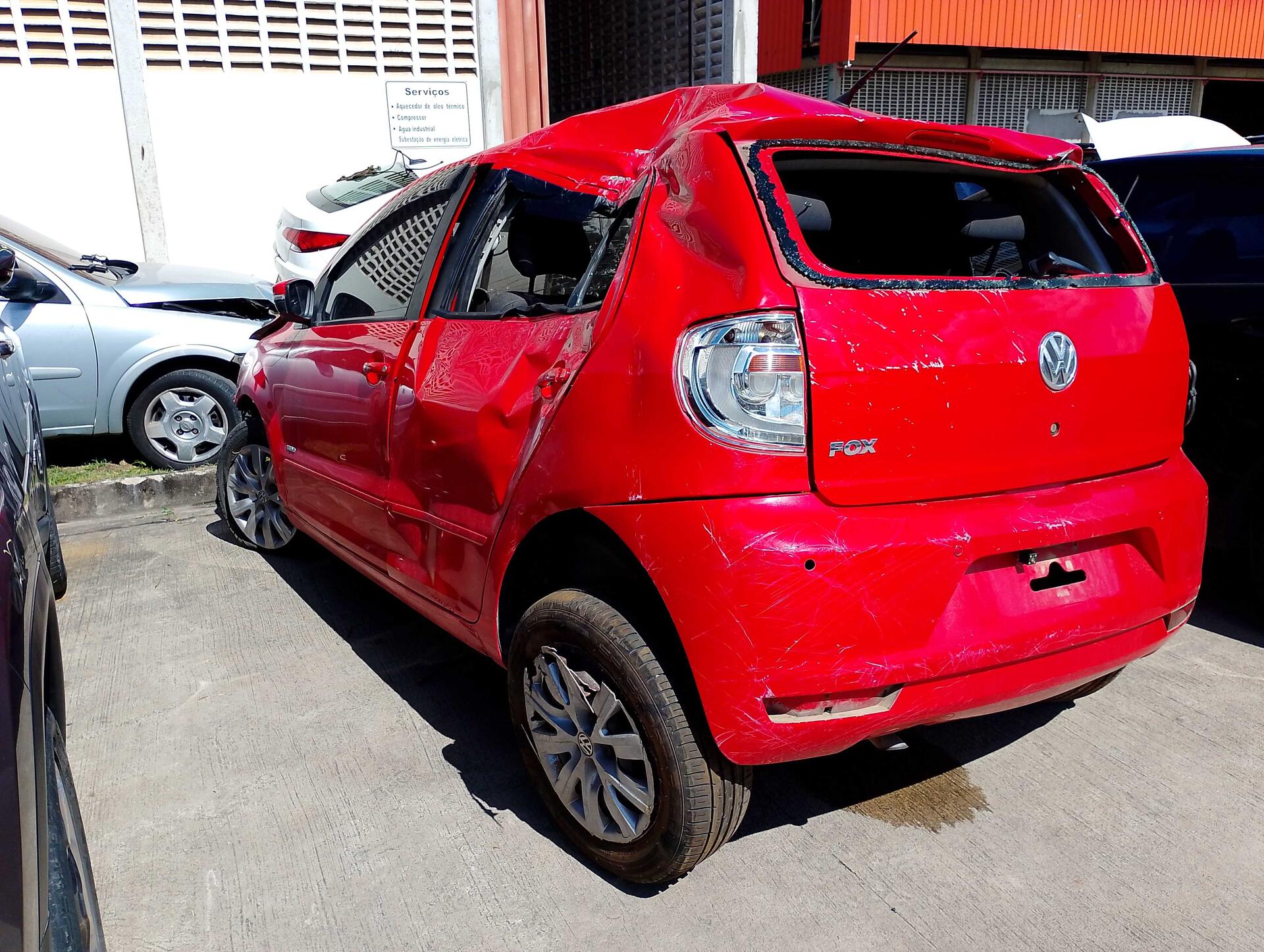(SUCATA) VOLKSWAGEN / FOX G2 1.0 MI TOTAL 8V 5P 2012/2013 — foto 4 de 17