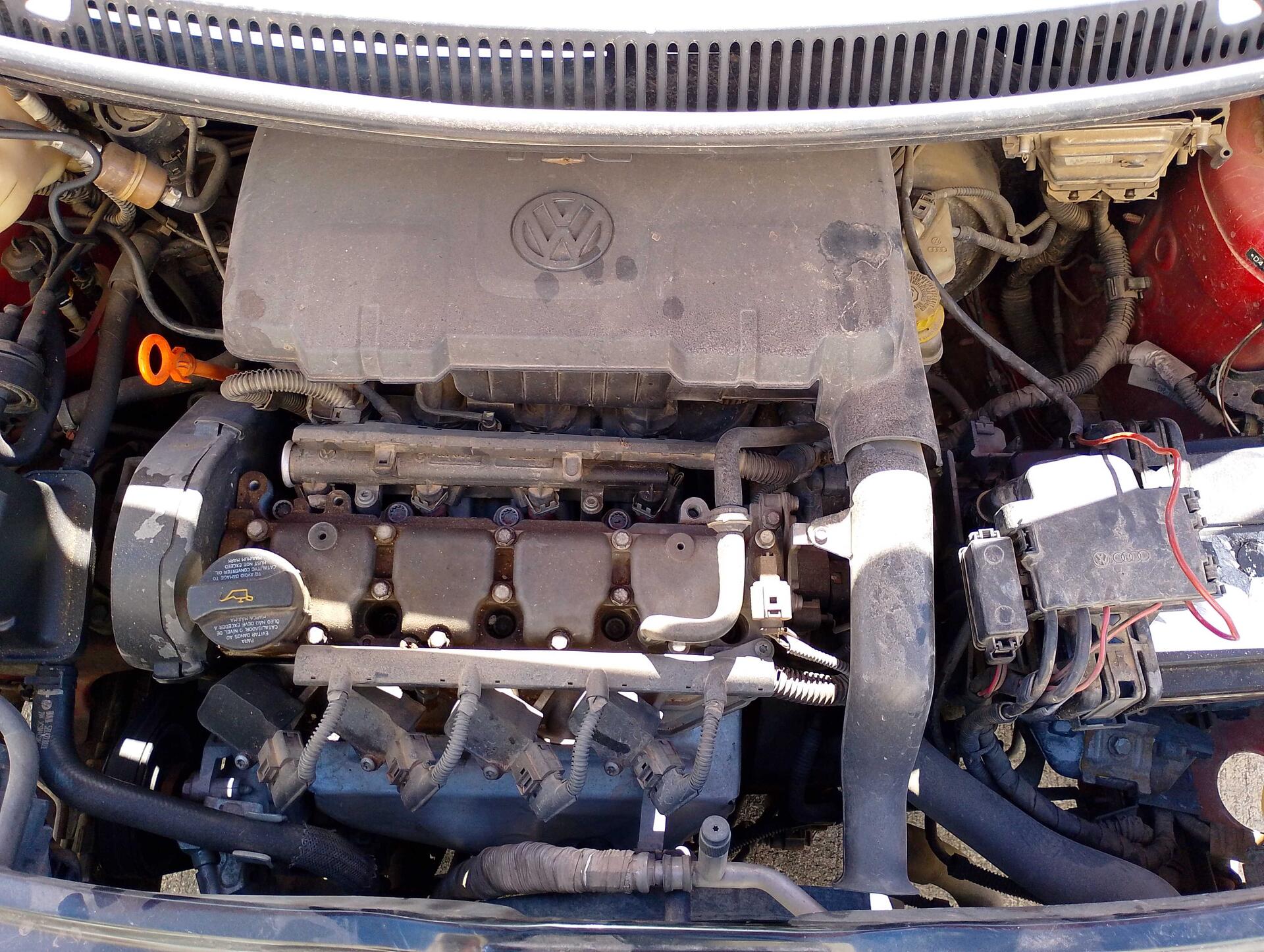 (SUCATA) VOLKSWAGEN / FOX G2 1.0 MI TOTAL 8V 5P 2012/2013 — foto 9 de 17