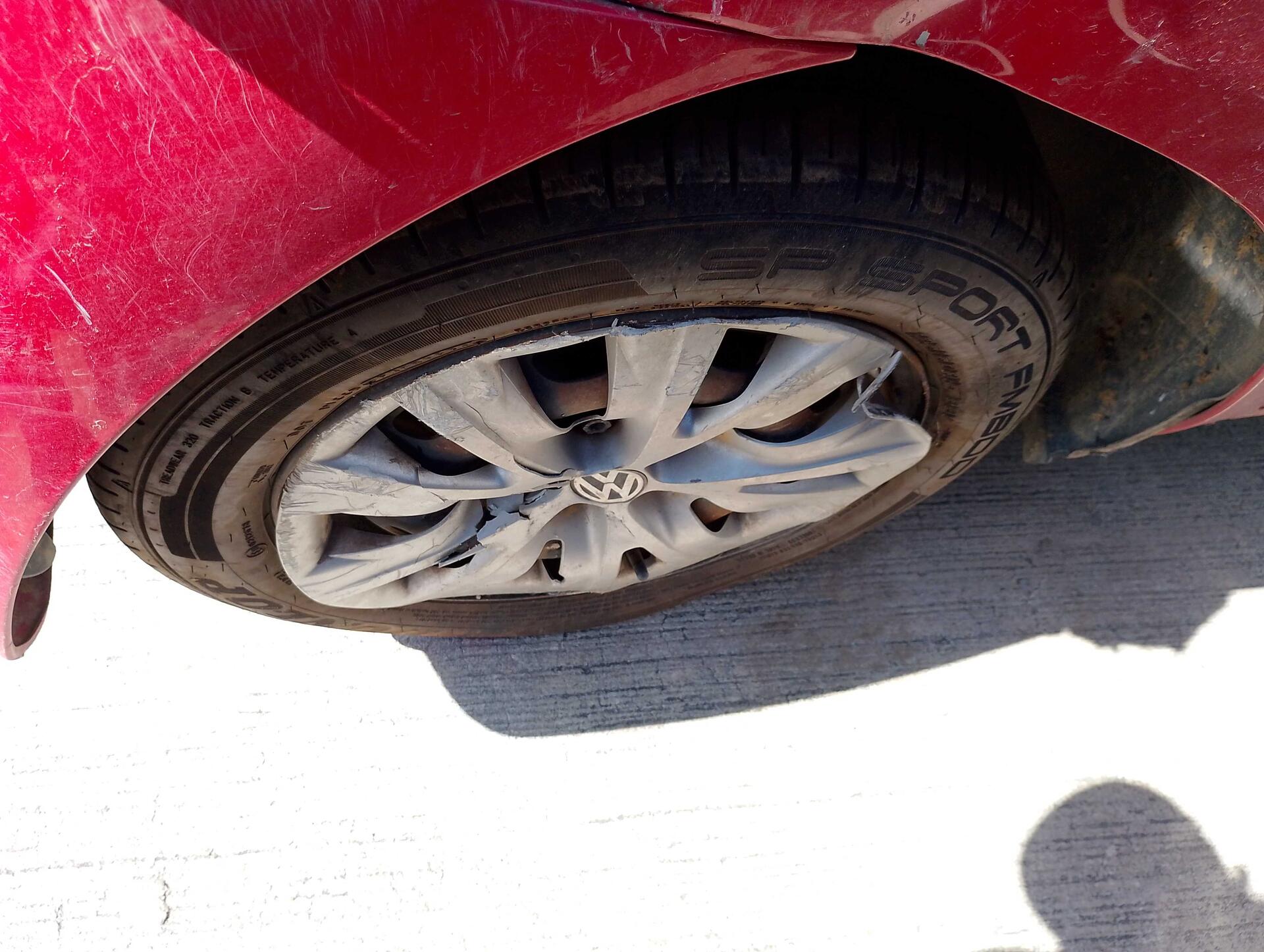 (SUCATA) VOLKSWAGEN / FOX G2 1.0 MI TOTAL 8V 5P 2012/2013 — foto 14 de 17