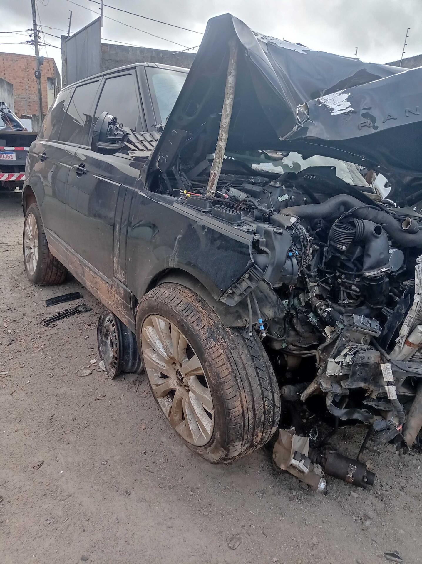 (SUCATA) LAND ROVER / RANGE ROVER VOGUE SE 4.4 SDV8 DIES. AUT 2014/2015 — foto 3 de 40