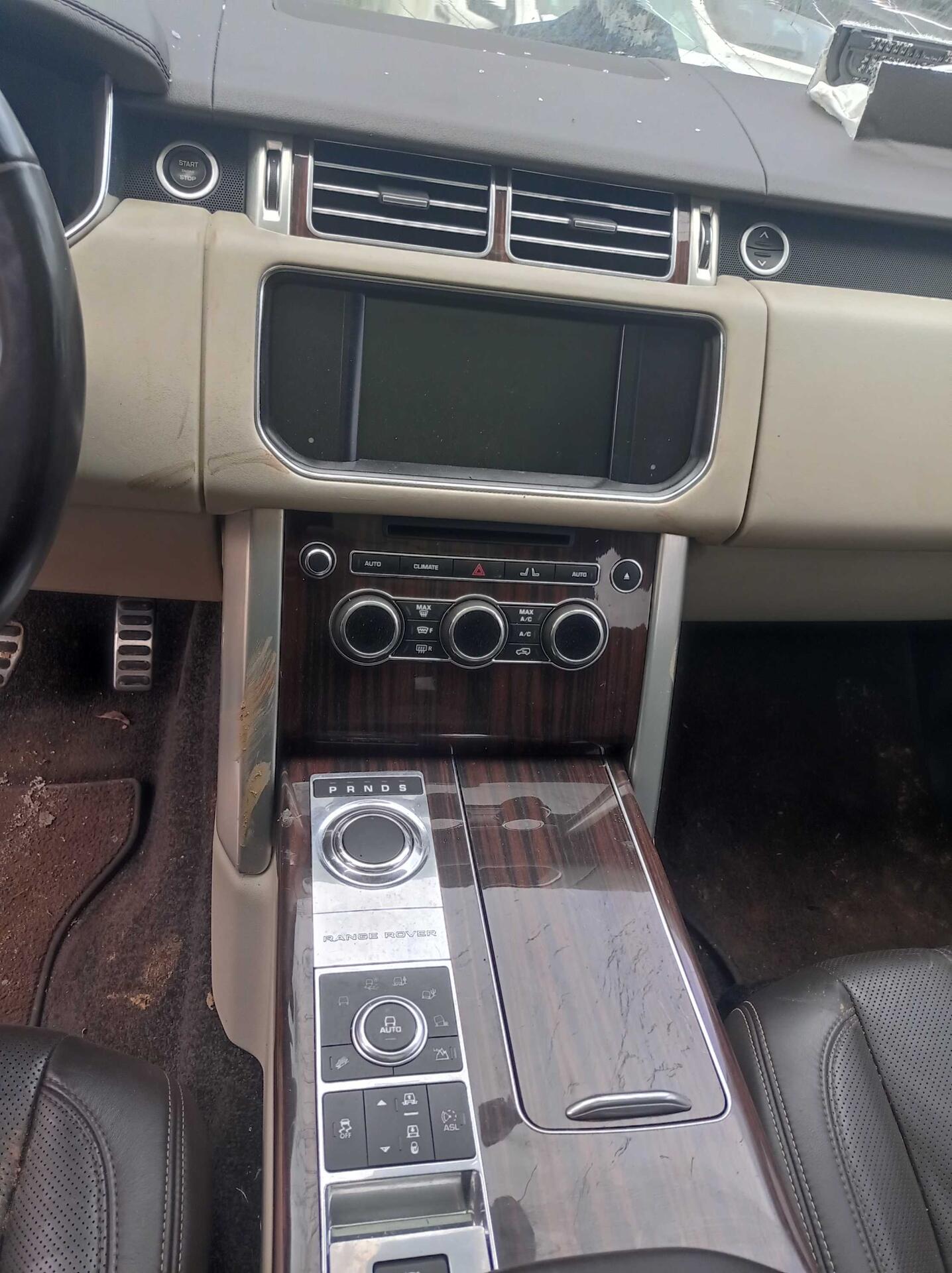 (SUCATA) LAND ROVER / RANGE ROVER VOGUE SE 4.4 SDV8 DIES. AUT 2014/2015 — foto 11 de 40