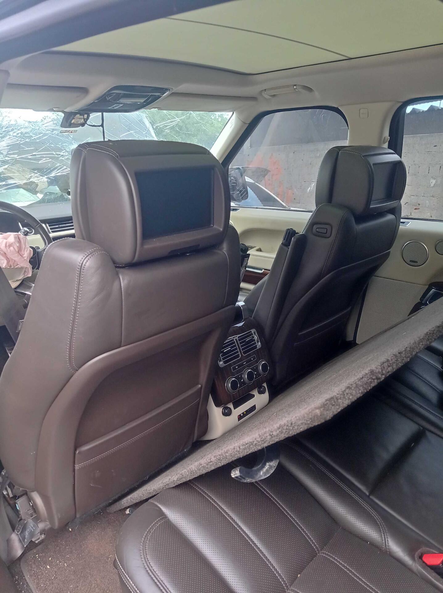(SUCATA) LAND ROVER / RANGE ROVER VOGUE SE 4.4 SDV8 DIES. AUT 2014/2015 — foto 13 de 40