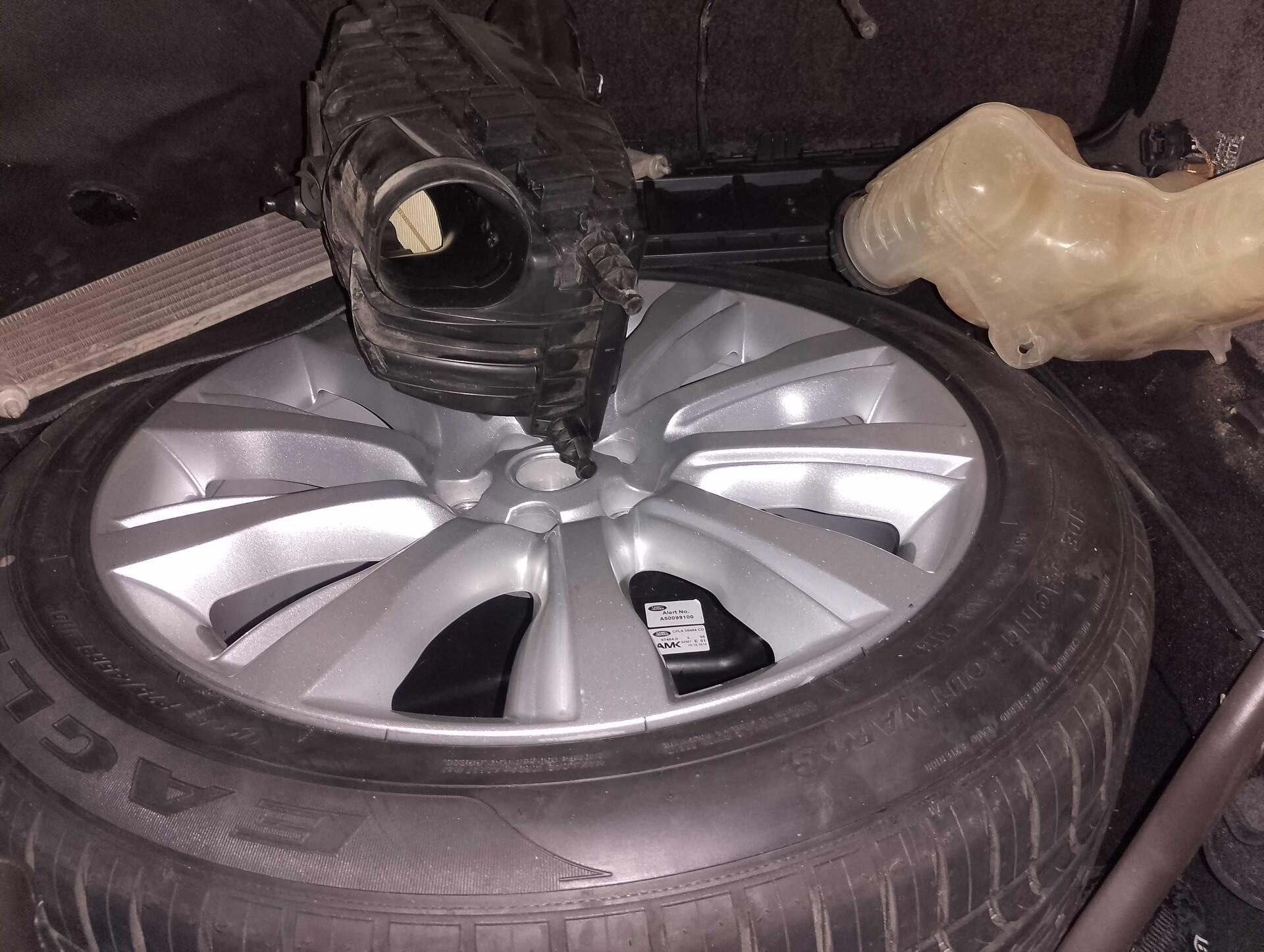 (SUCATA) LAND ROVER / RANGE ROVER VOGUE SE 4.4 SDV8 DIES. AUT 2014/2015 — foto 20 de 40