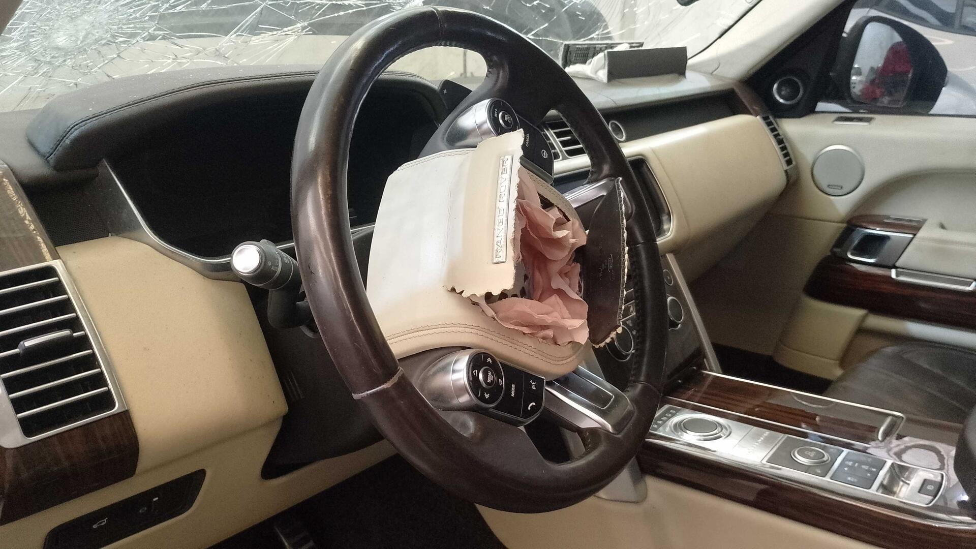(SUCATA) LAND ROVER / RANGE ROVER VOGUE SE 4.4 SDV8 DIES. AUT 2014/2015 — foto 25 de 40