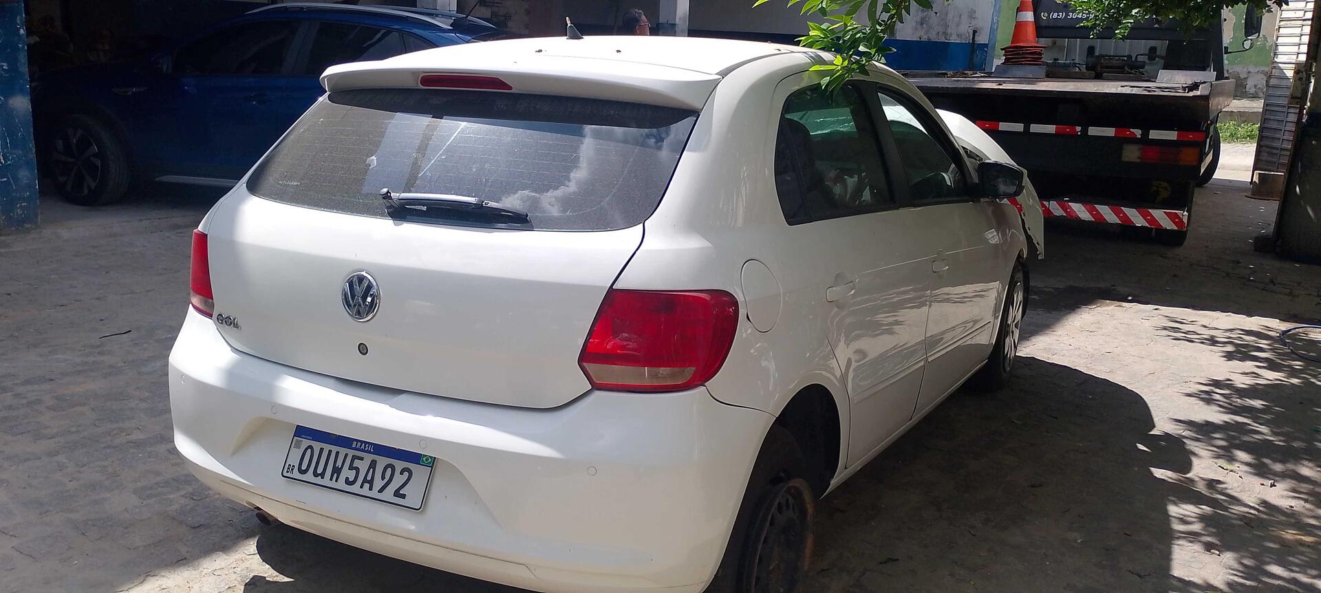 (SUCATA) VOLKSWAGEN / GOL 1.0MI TOTAL FLEX 8V 4P 2013/2014 — foto 4 de 36