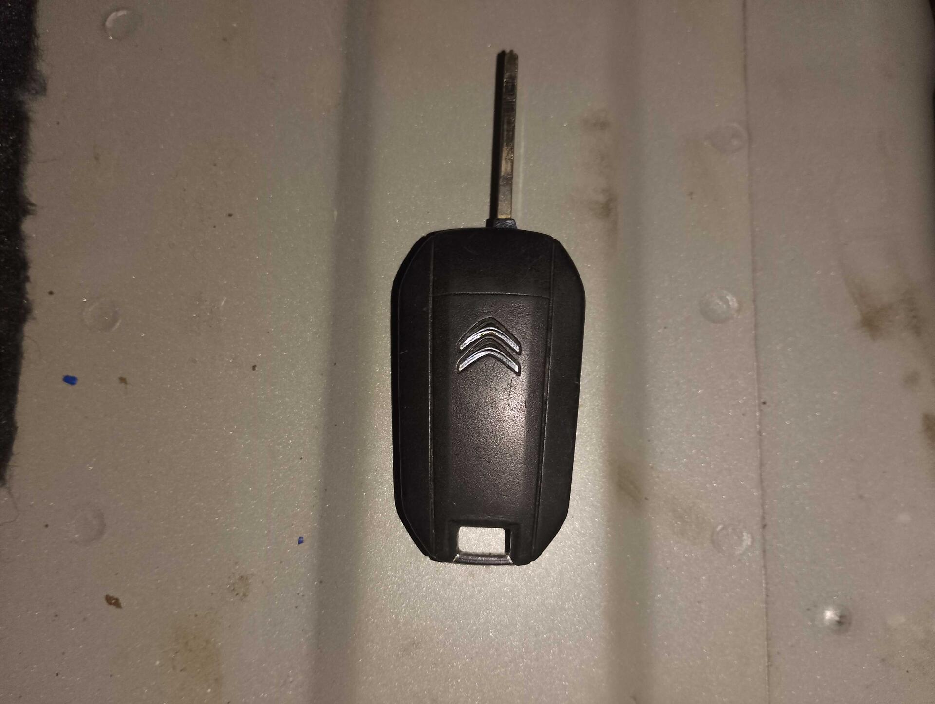 CITROEN / C4 LOUNGE TENDANCE 2.0 FLEX 4P AUT. 2015/2015 — foto 16 de 40