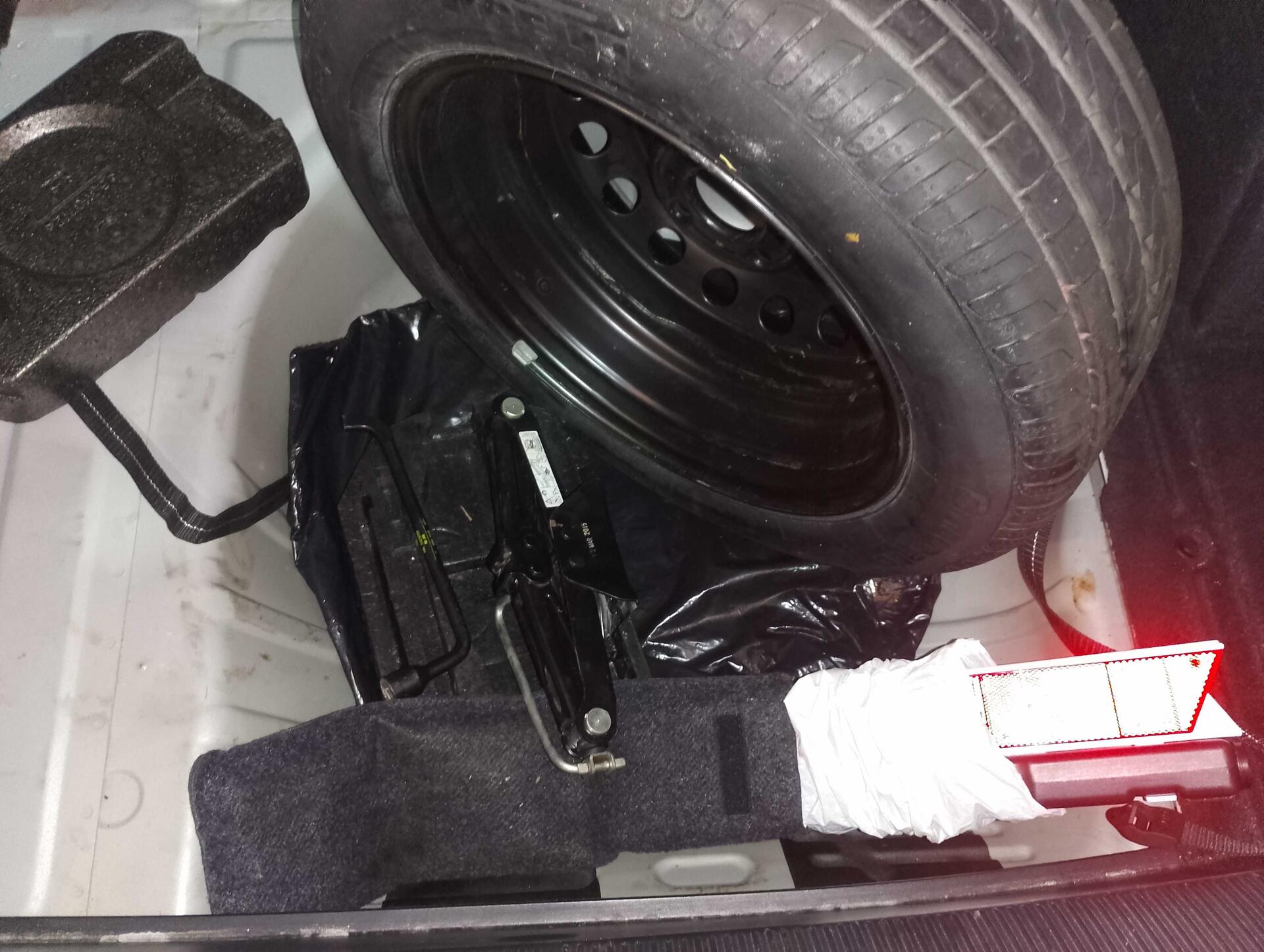 CITROEN / C4 LOUNGE TENDANCE 2.0 FLEX 4P AUT. 2015/2015 — foto 17 de 40