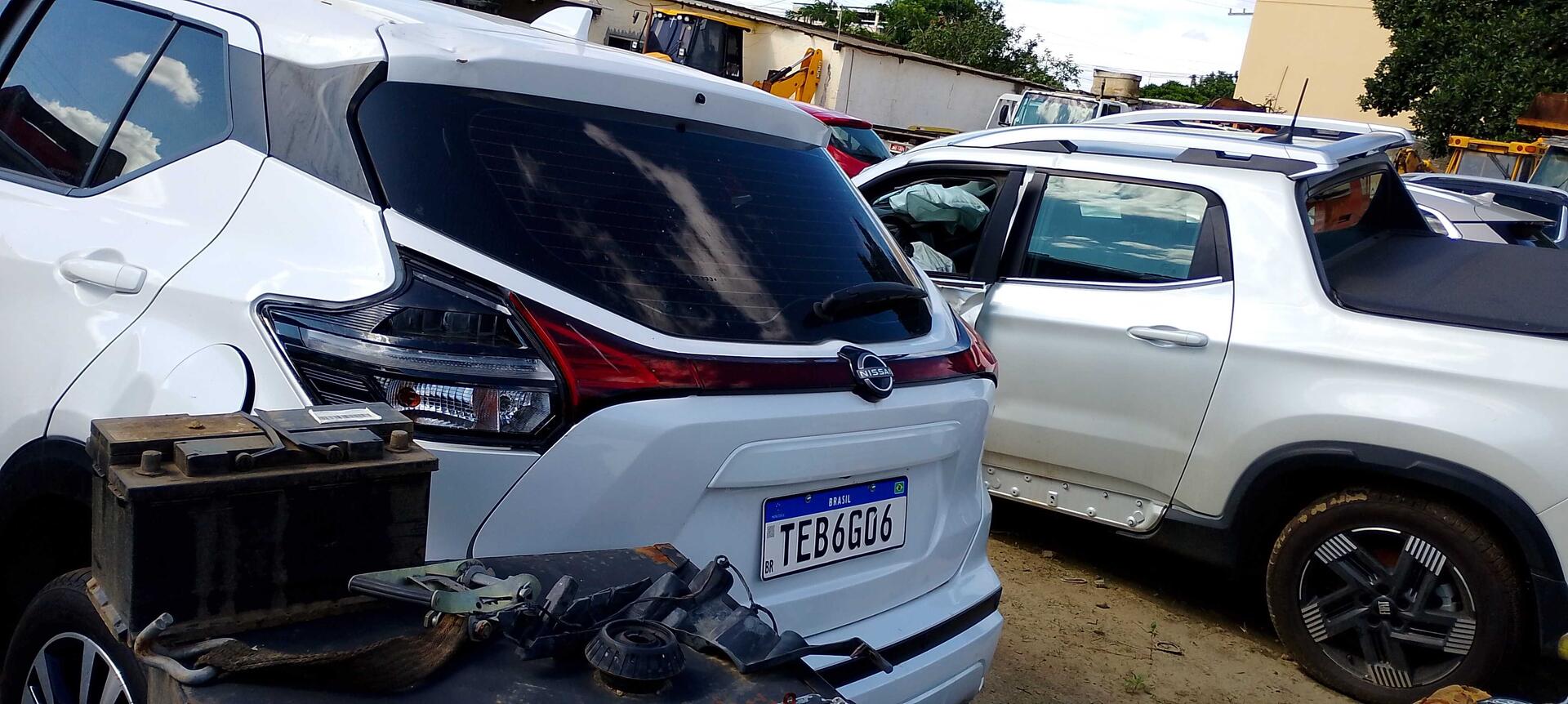 (SUCATA) NISSAN / KICKS PLAY ADV 2025/2025 — foto 8 de 40