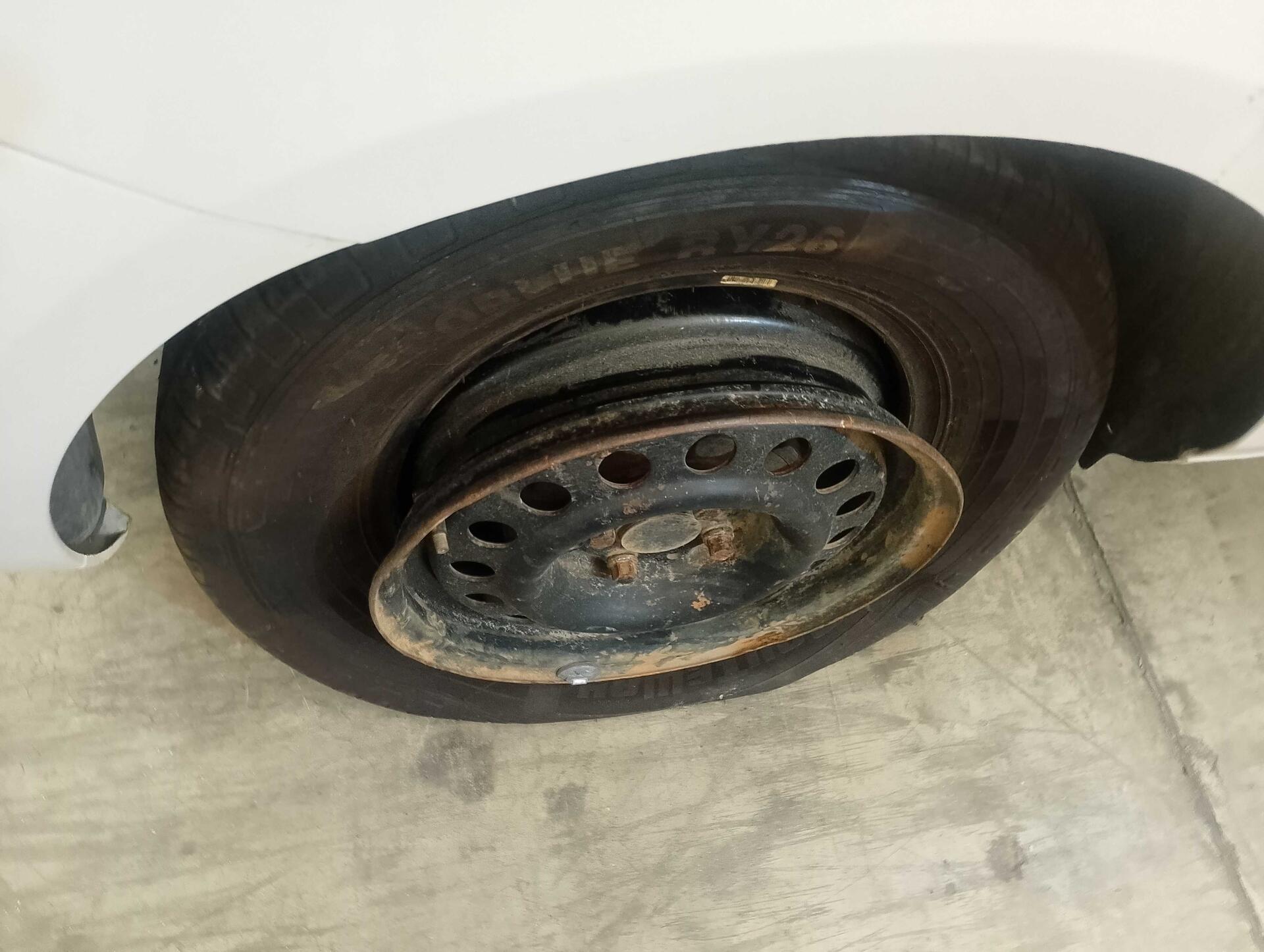 (SUCATA) VOLKSWAGEN / GOL 1.0MI TOTAL FLEX 8V 4P 2013/2014 — foto 15 de 36