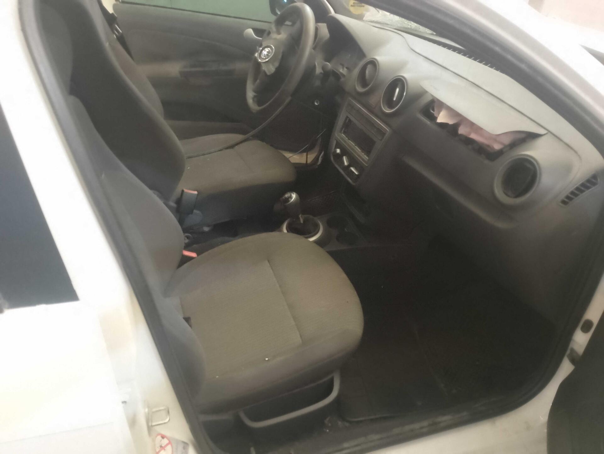 (SUCATA) VOLKSWAGEN / GOL 1.0MI TOTAL FLEX 8V 4P 2013/2014 — foto 19 de 36