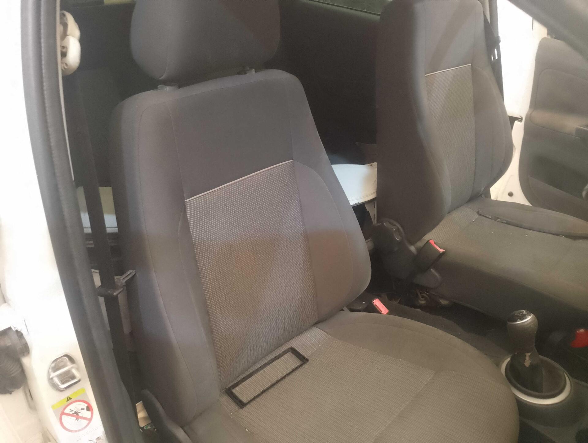 (SUCATA) VOLKSWAGEN / GOL 1.0MI TOTAL FLEX 8V 4P 2013/2014 — foto 20 de 36