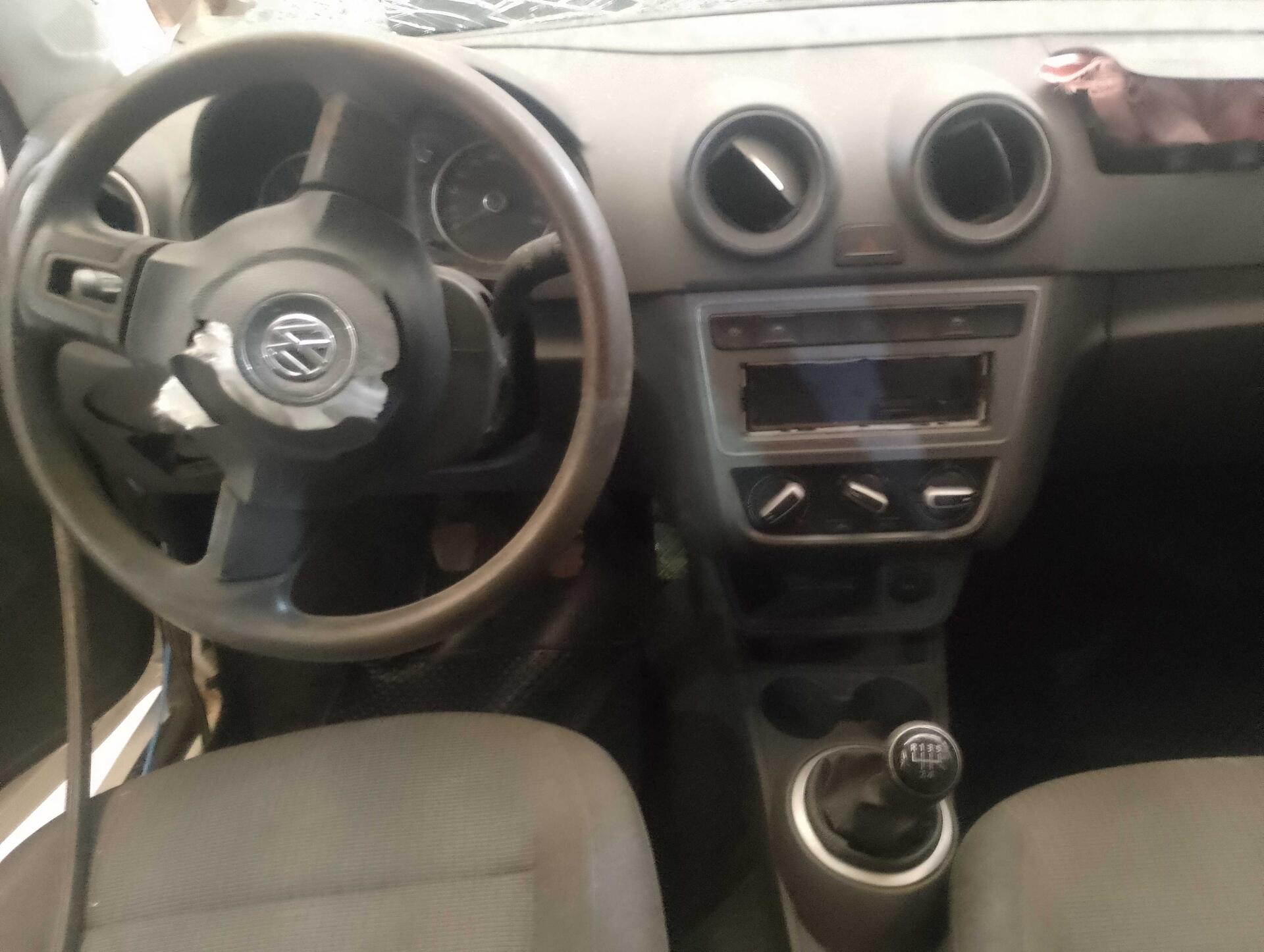 (SUCATA) VOLKSWAGEN / GOL 1.0MI TOTAL FLEX 8V 4P 2013/2014 — foto 23 de 36