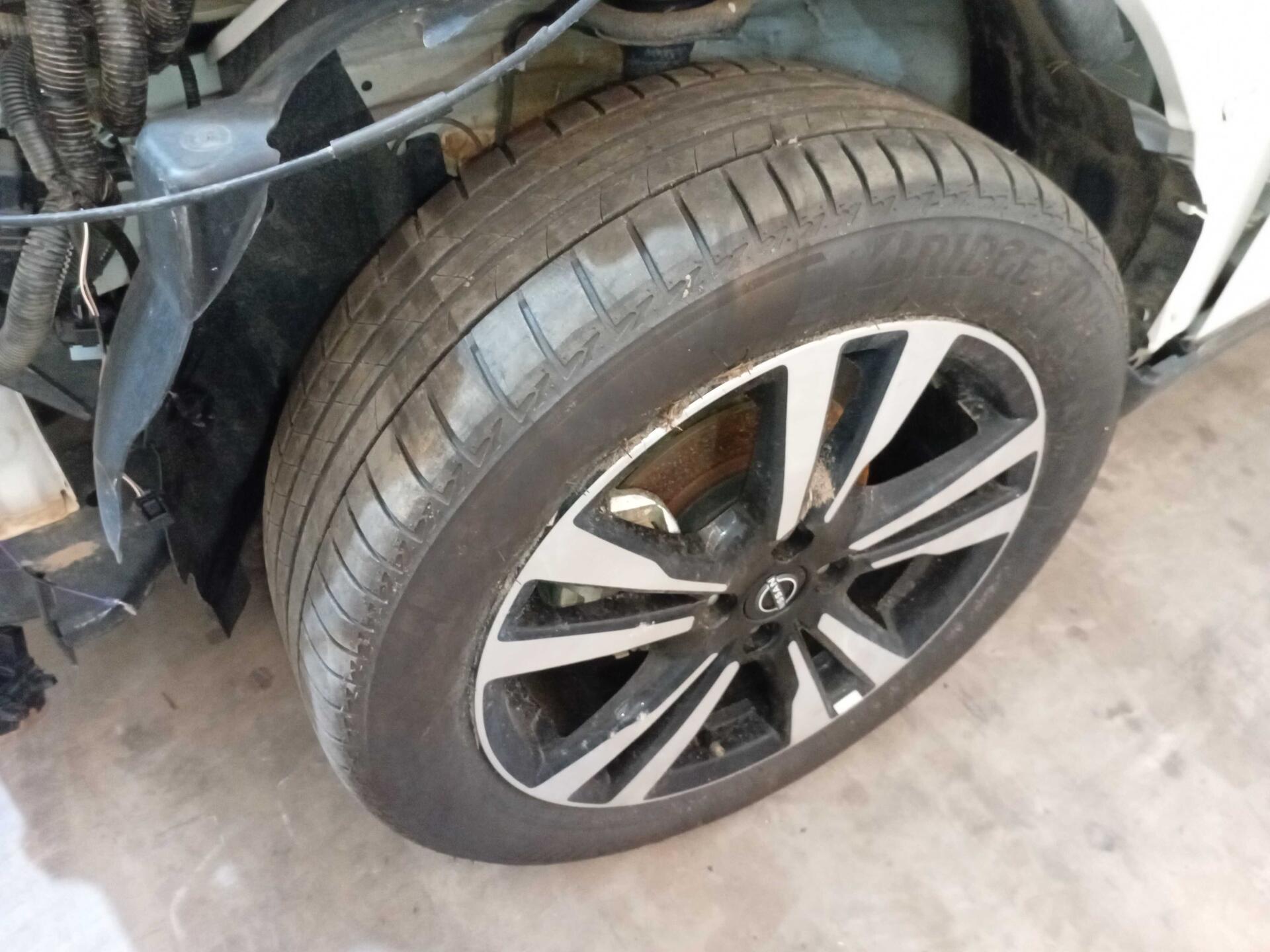 (SUCATA) NISSAN / KICKS PLAY ADV 2025/2025 — foto 35 de 40