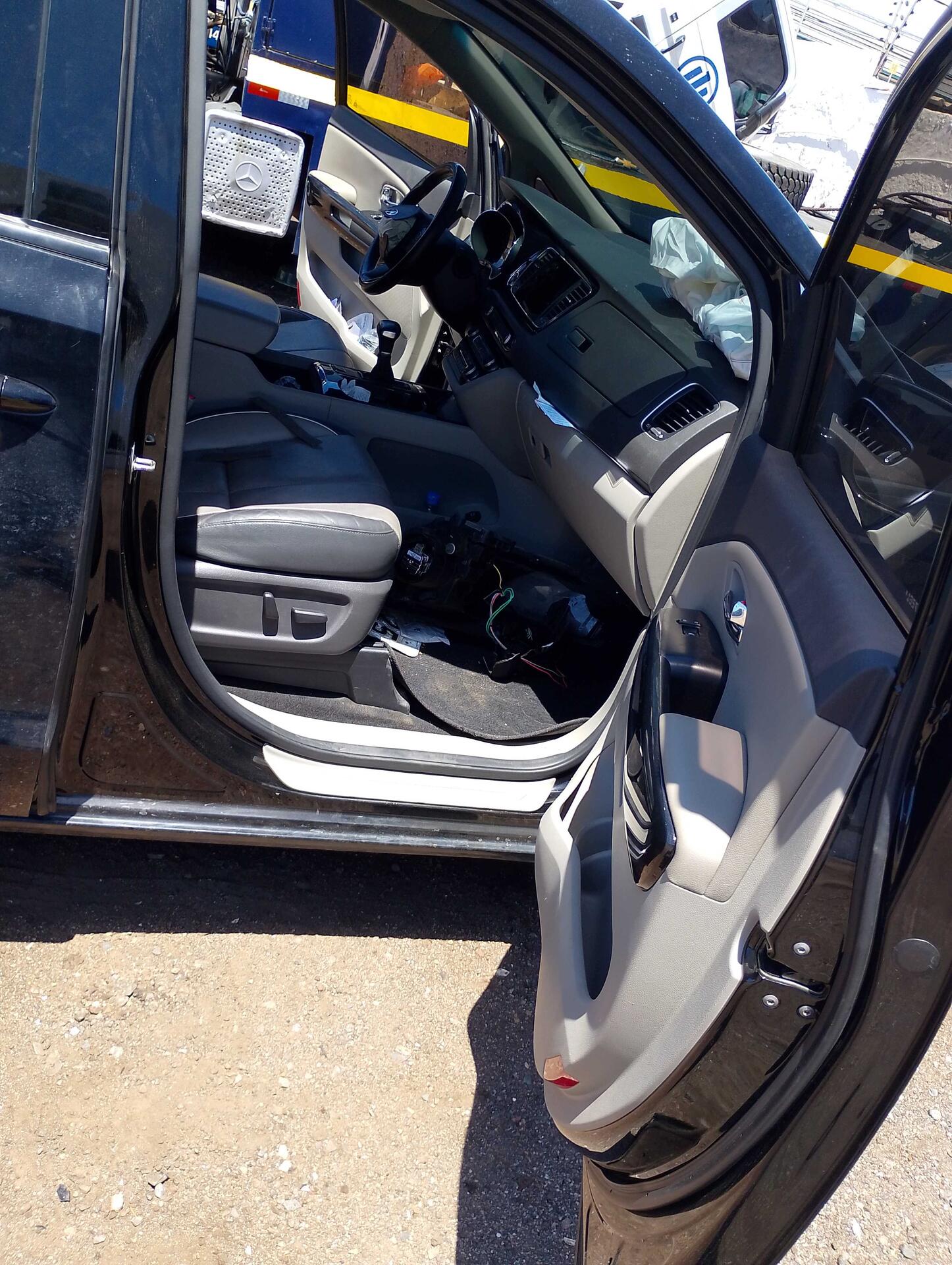 (SUCATA) KIA / GRAND CARNIVAL EX 3.3 V6 24V 270CV AUT 2018/2019 — foto 9 de 40