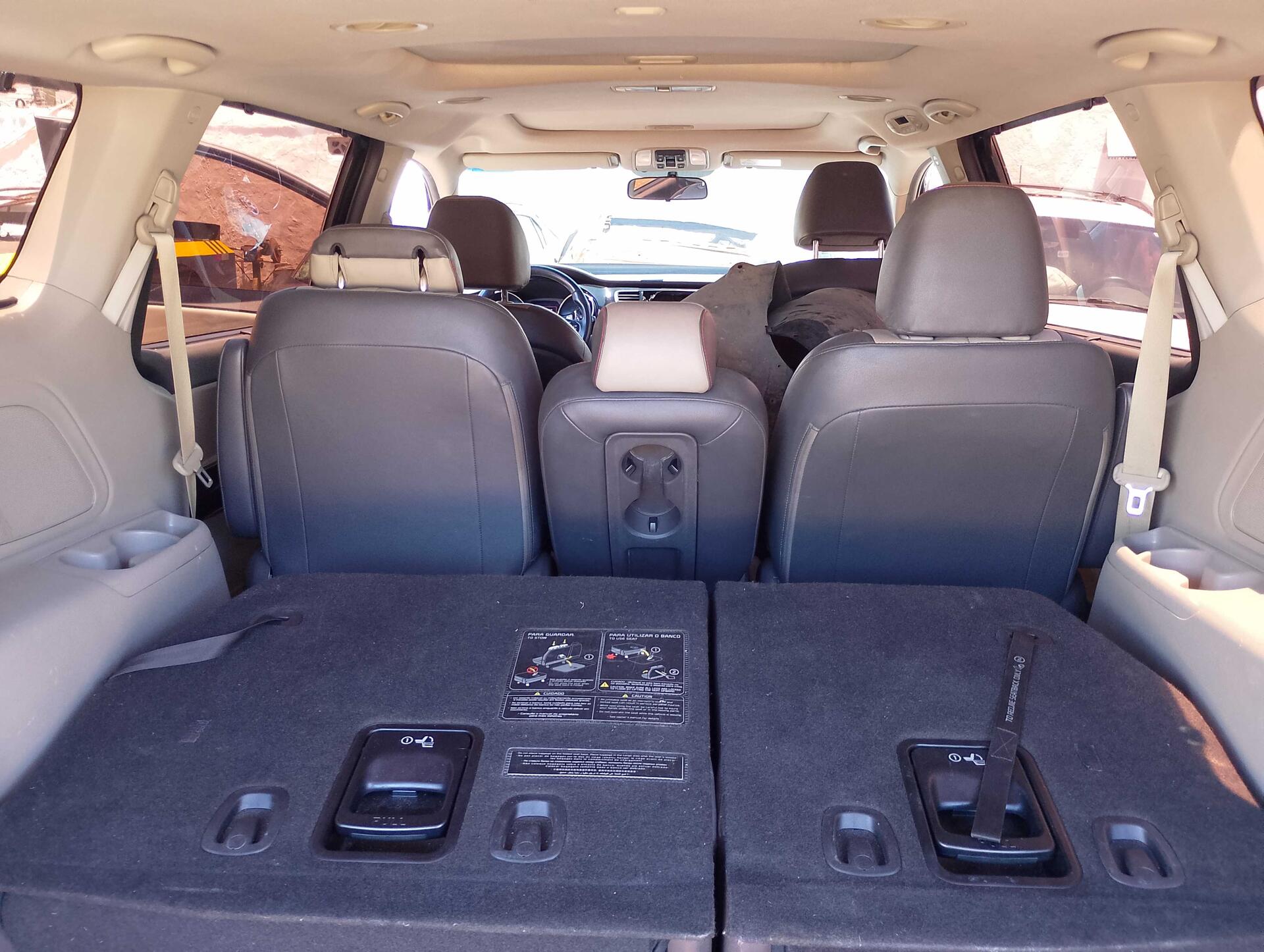 (SUCATA) KIA / GRAND CARNIVAL EX 3.3 V6 24V 270CV AUT 2018/2019 — foto 12 de 40
