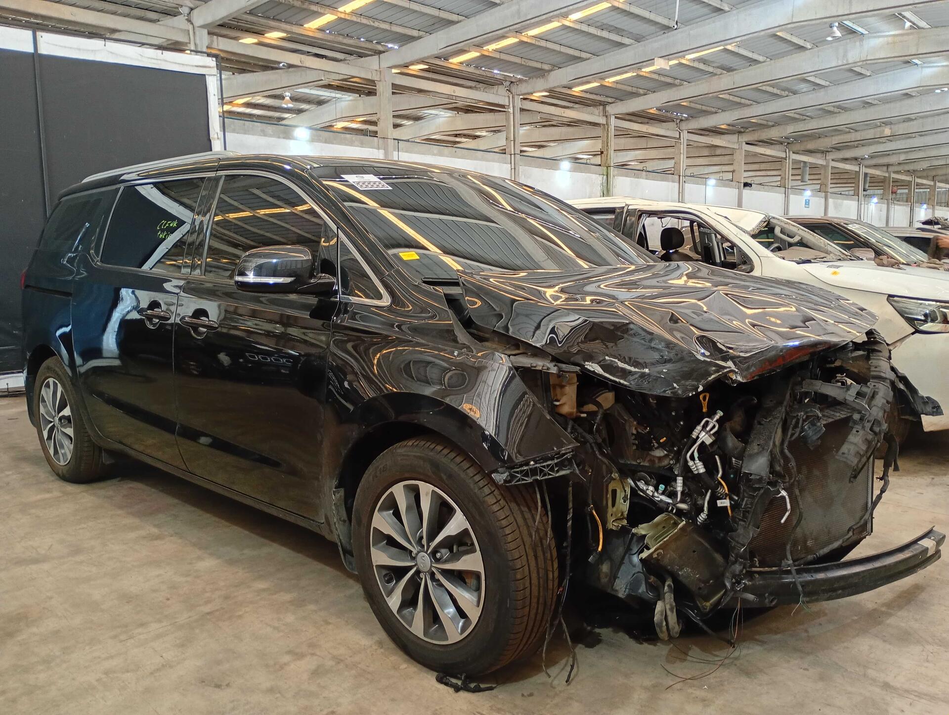 (SUCATA) KIA / GRAND CARNIVAL EX 3.3 V6 24V 270CV AUT 2018/2019 — foto 18 de 40