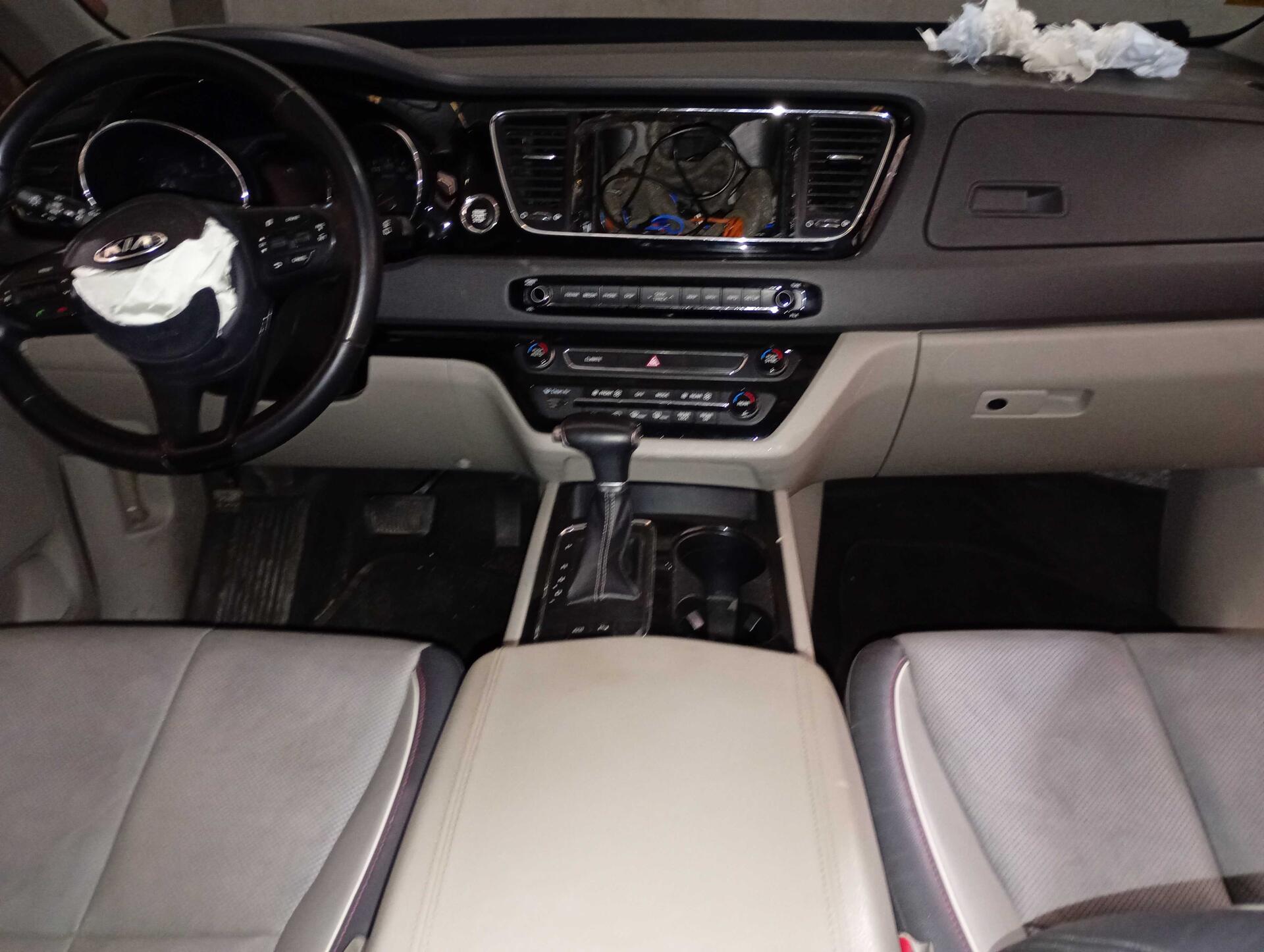 (SUCATA) KIA / GRAND CARNIVAL EX 3.3 V6 24V 270CV AUT 2018/2019 — foto 28 de 40
