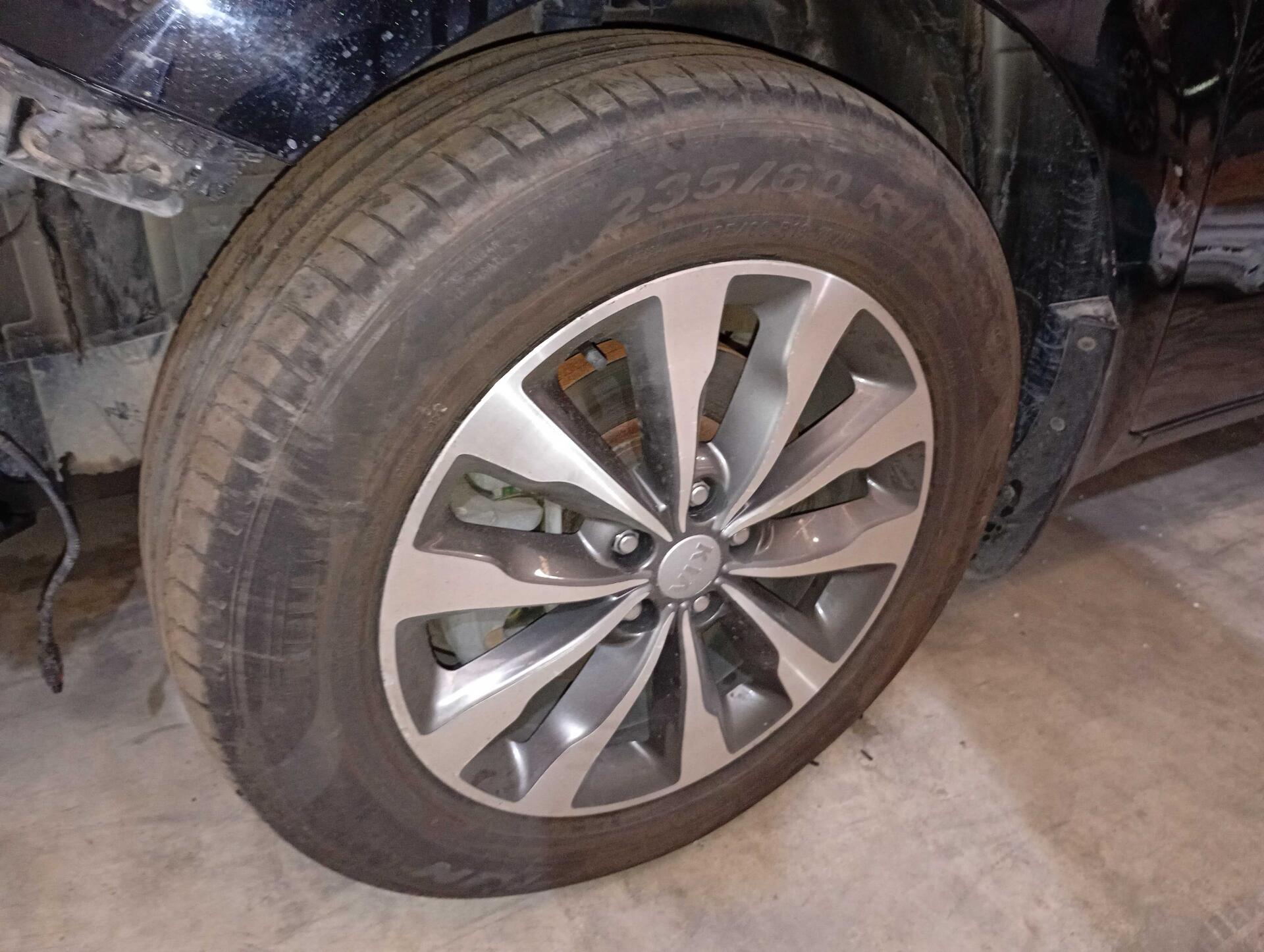 (SUCATA) KIA / GRAND CARNIVAL EX 3.3 V6 24V 270CV AUT 2018/2019 — foto 37 de 40