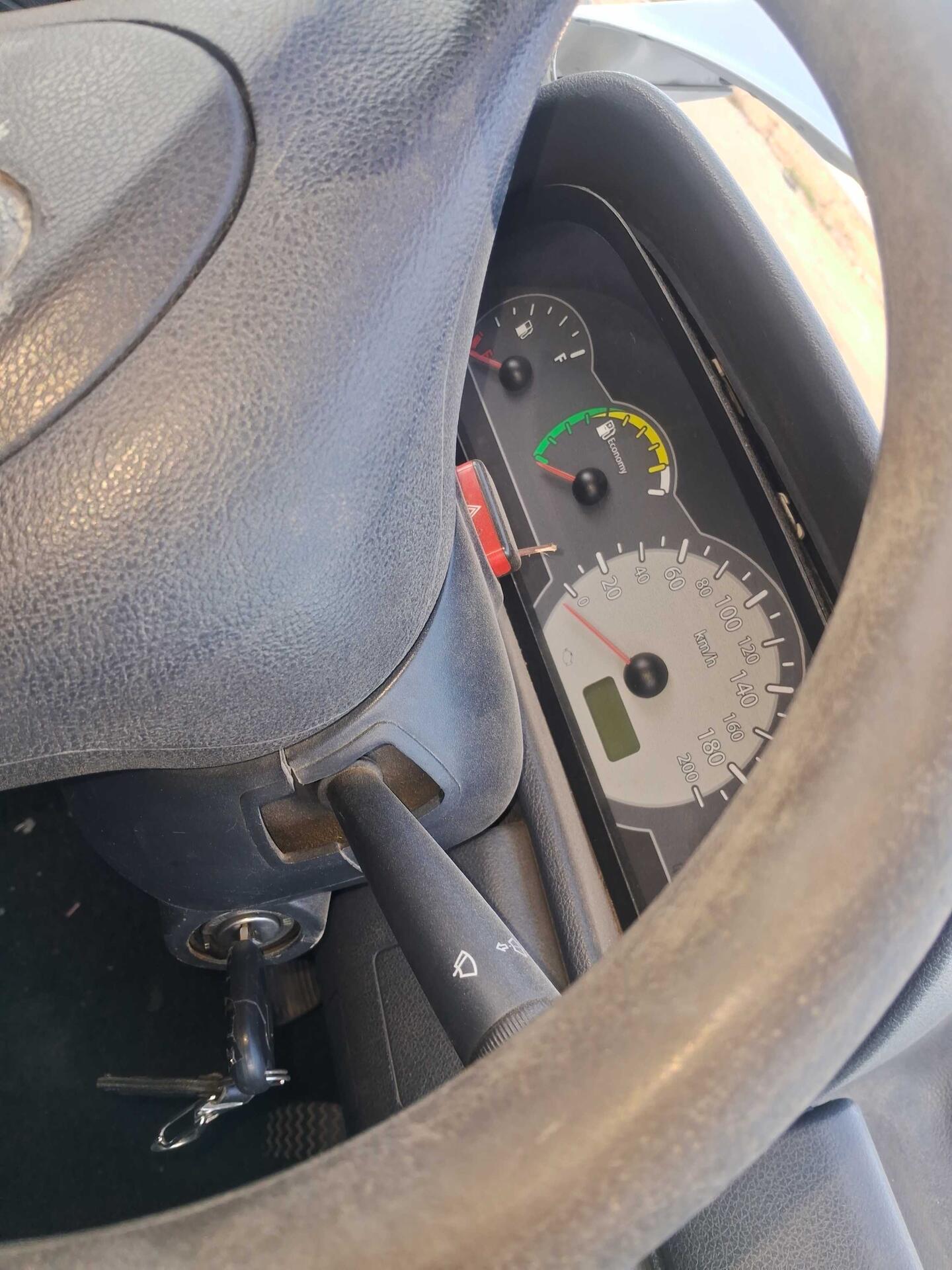 FIAT / UNO MILLE 1.0 FIRE FLEX ECONOMY 2P — foto 6 de 18