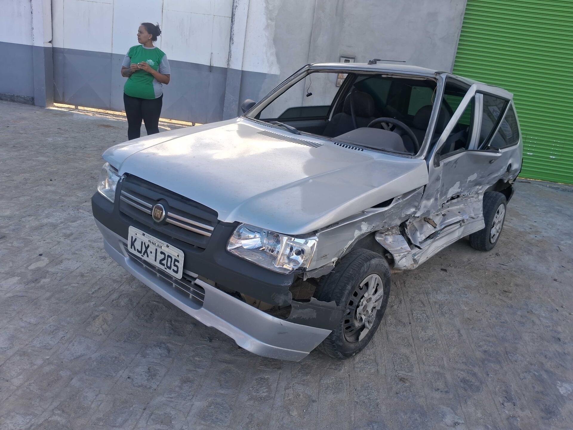 FIAT / UNO MILLE 1.0 FIRE FLEX ECONOMY 2P — foto 12 de 18