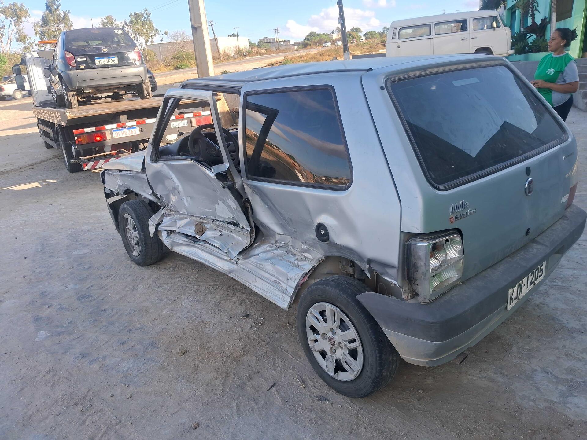 FIAT / UNO MILLE 1.0 FIRE FLEX ECONOMY 2P — foto 13 de 18
